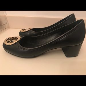 Tory Burch Black and Gold Pumps